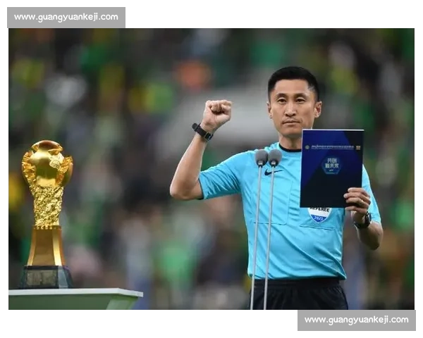 马宁硬刚瓜迪奥拉！世俱杯换人争议引爆场边冲突