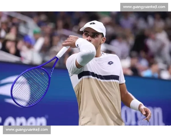 美网风云：斯瓦泰克炮轰用球争议，梅德韦杰夫里程碑，佩古拉法网爆冷，温网外卡揭晓